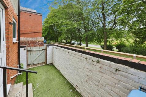 pbox-garden-319405.JPG