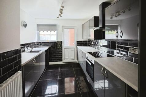 pbox-kitchen-327818.JPG