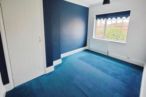pbox-bedroom-327818.JPG