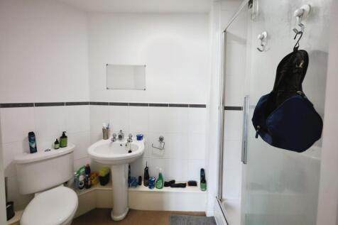 pbox-bathroom-321585.JPG