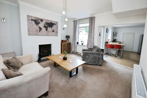 pbox-living_room-320430.JPG