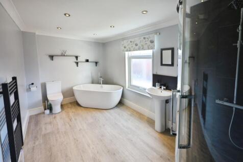 pbox-bathroom-323631.JPG