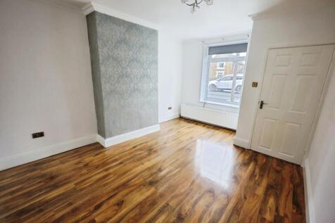 pbox-bedroom-325354.JPG