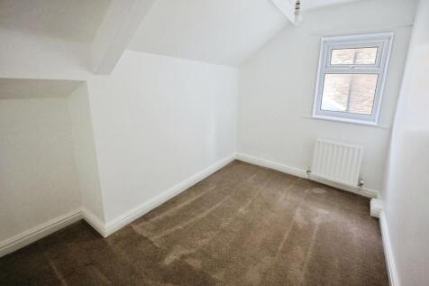 pbox-bedroom-325354.JPG