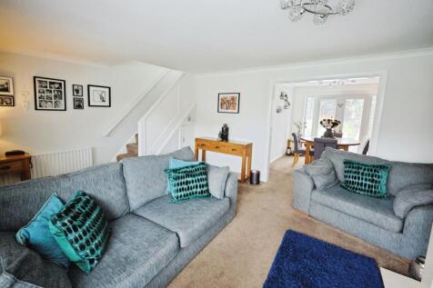 pbox-living_room-325348.JPG