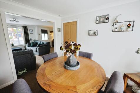 pbox-living_room-325348.JPG