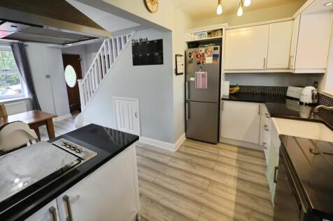 pbox-kitchen-325351.JPG
