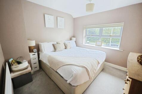 pbox-bedroom-325351.JPG