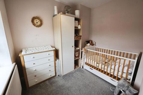 pbox-bedroom-325351.JPG