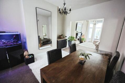 pbox-living_room-329592.JPG