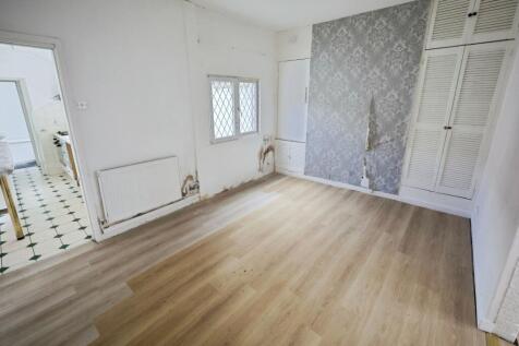 pbox-bedroom-329833.JPG