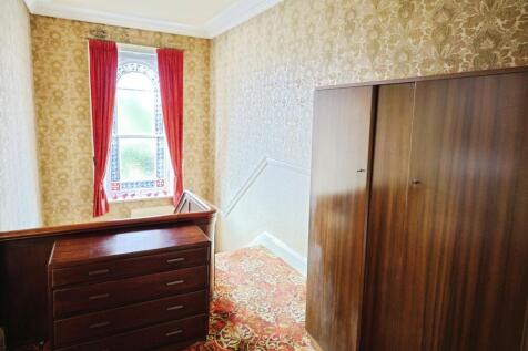 pbox-bedroom-330061.JPG