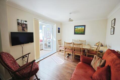 pbox-dining_room-333422.JPG