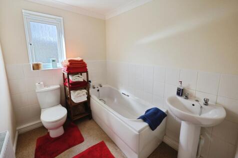 pbox-bathroom-333422.JPG