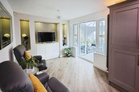 pbox-living_room-333088.JPG