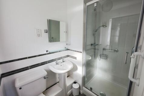 pbox-bathroom-333088.JPG