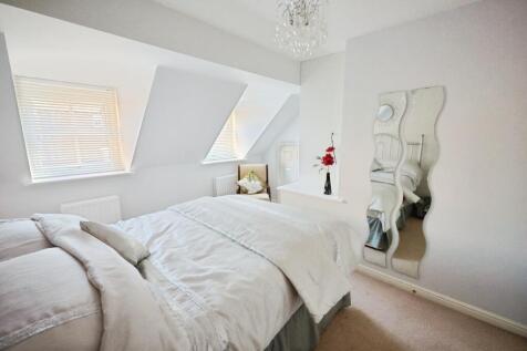 pbox-bedroom-333088.JPG