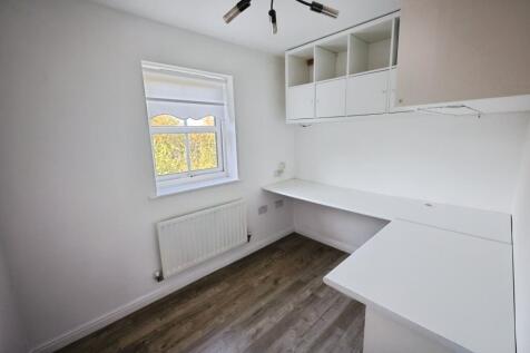 pbox-bedroom-333088.JPG