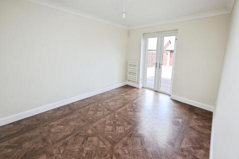 pbox-bedroom-318949.JPG