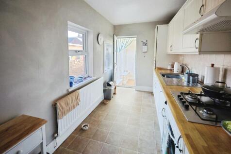 pbox-kitchen-338732.JPG