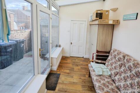 pbox-living_room-338732.JPG