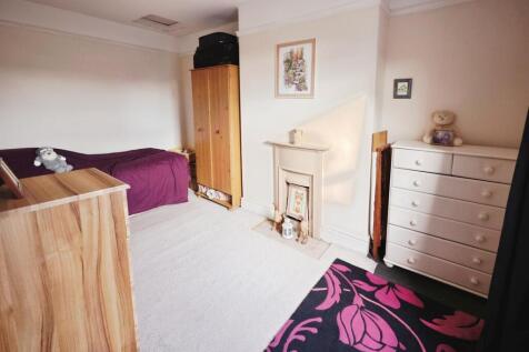 pbox-bedroom-338732.JPG