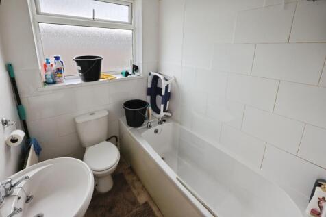 pbox-bathroom-340324.JPG