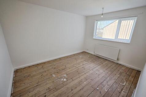 pbox-bedroom-342205.JPG