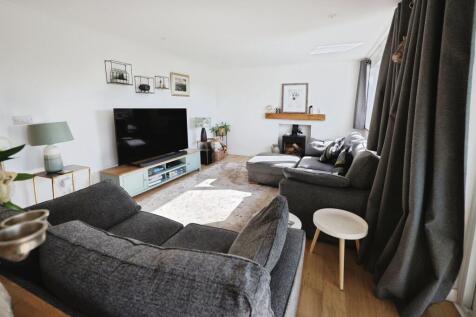 pbox-living_room-342201.JPG