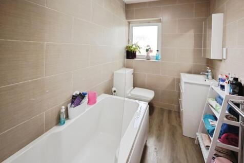 pbox-bathroom-342201.JPG