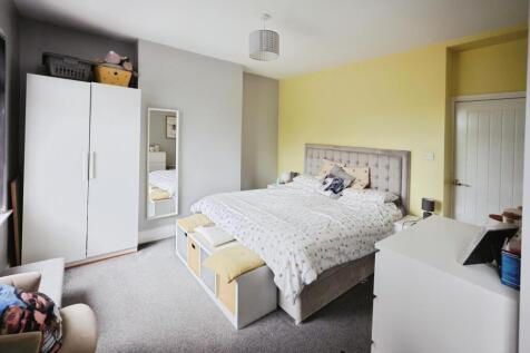pbox-bedroom-343350.JPG