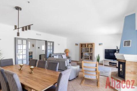 Dining/living room