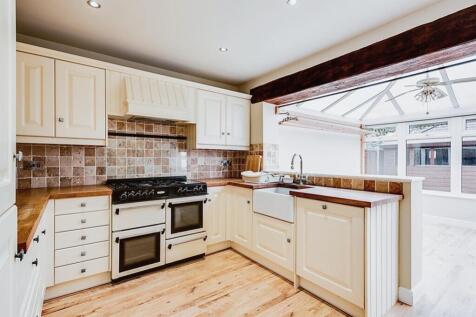 Calum kitchen 2