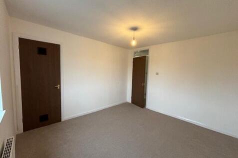 63 Station Road bedroom 1