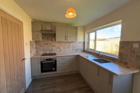 5 Larksfield kitchen 1