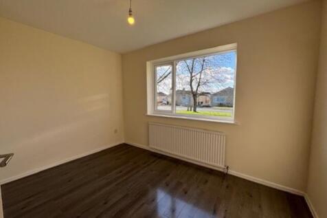 5 Larksfield bedroom 2