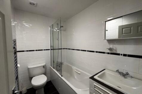 27 Mayfield bathroom