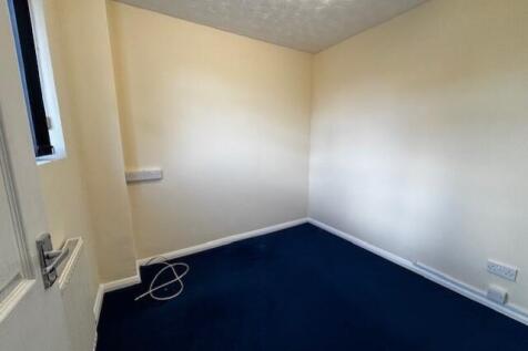 27 Mayfield bedroom 2