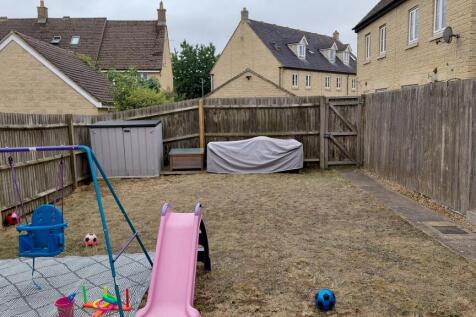 5 Blackthorn garden