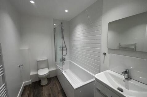Flat 5 bathroom