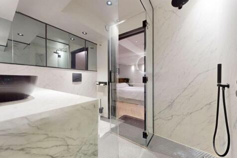 1BKHbathroom2.jpg
