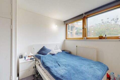 23BWbedroom.jpg