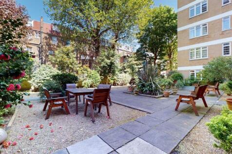 33Redcliffe Closegarden.jpg