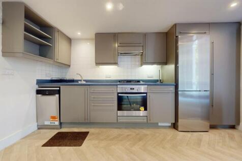 Ft8, 163 Cromwell Rd kitchen.jpg