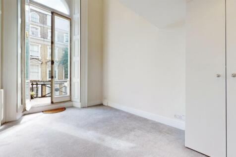 Ft8, 163 Cromwell Rd master bedroom.jpg