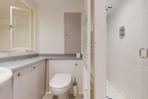 Ft8, 163 Cromwell Rd bathroom2.2.jpg
