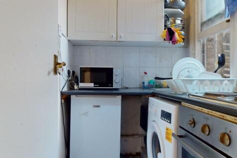 Flat A, 5HogarthPlacekitchen.jpg