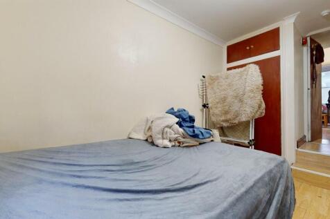 Flat A, 5HogarthPlacebedroom2.3.jpg