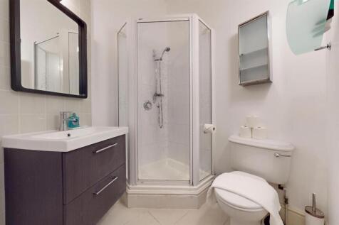 Flat 1 167 CRbathroom2.1.jpg