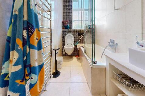 20PCshowerroom3.jpg